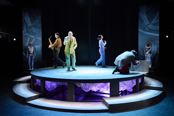  Με μεγάλη επιτυχία συνεχίζεται το έργο «Η Ανάθεση» σε σκηνοθεσία της Καθηγήτριας Αύρας Σιδηροπούλου στην Πειραματική Σκηνή του Θεατρικού Οργανισμού Κύπρου